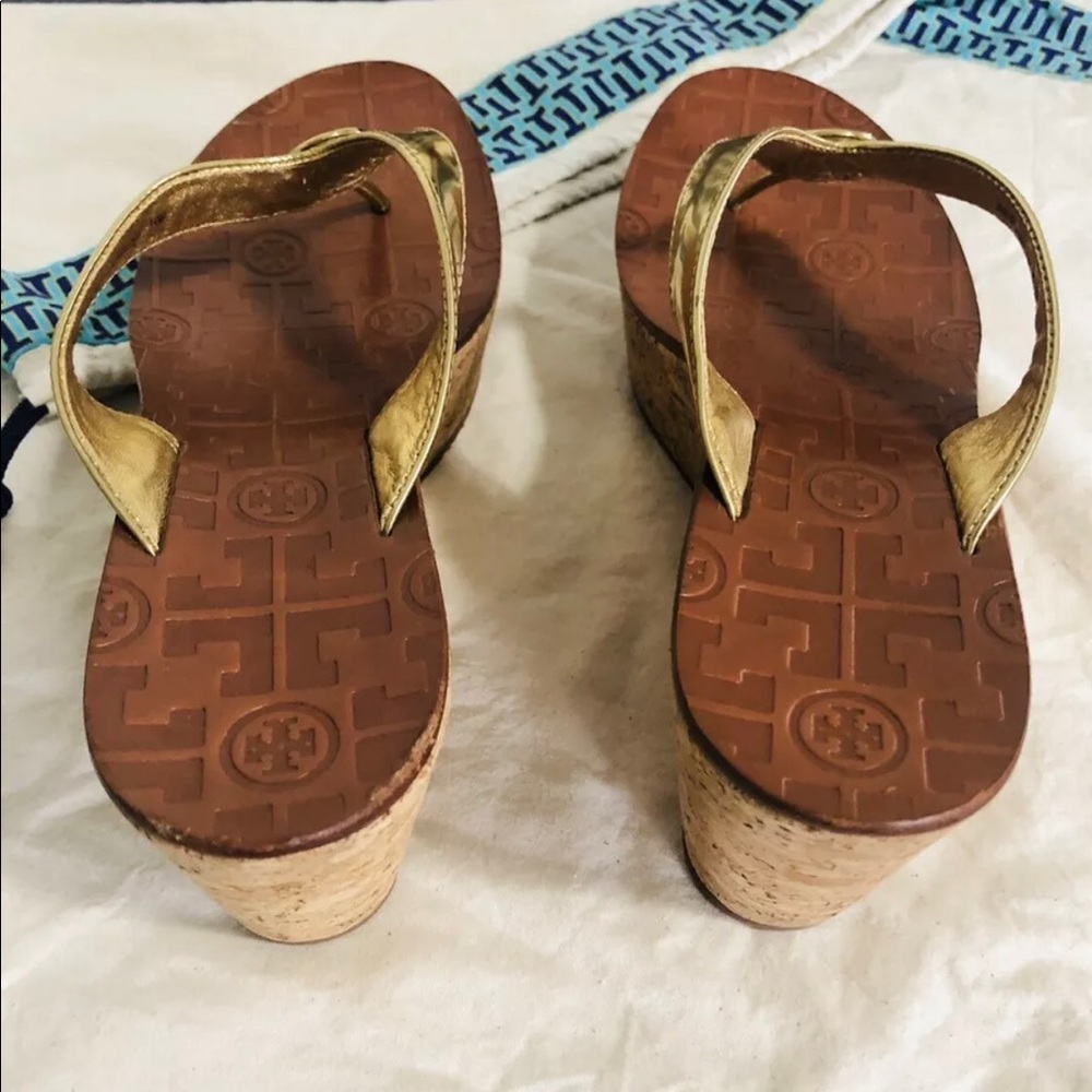 Tory Burch Gold Metallic Wedge Logo Sandals 10 M - Picture 3 of 8
